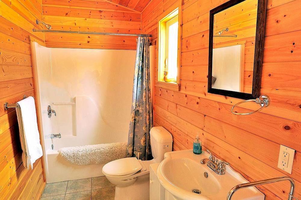 Sundog Retreat Hotel Whitehorse Exterior photo
