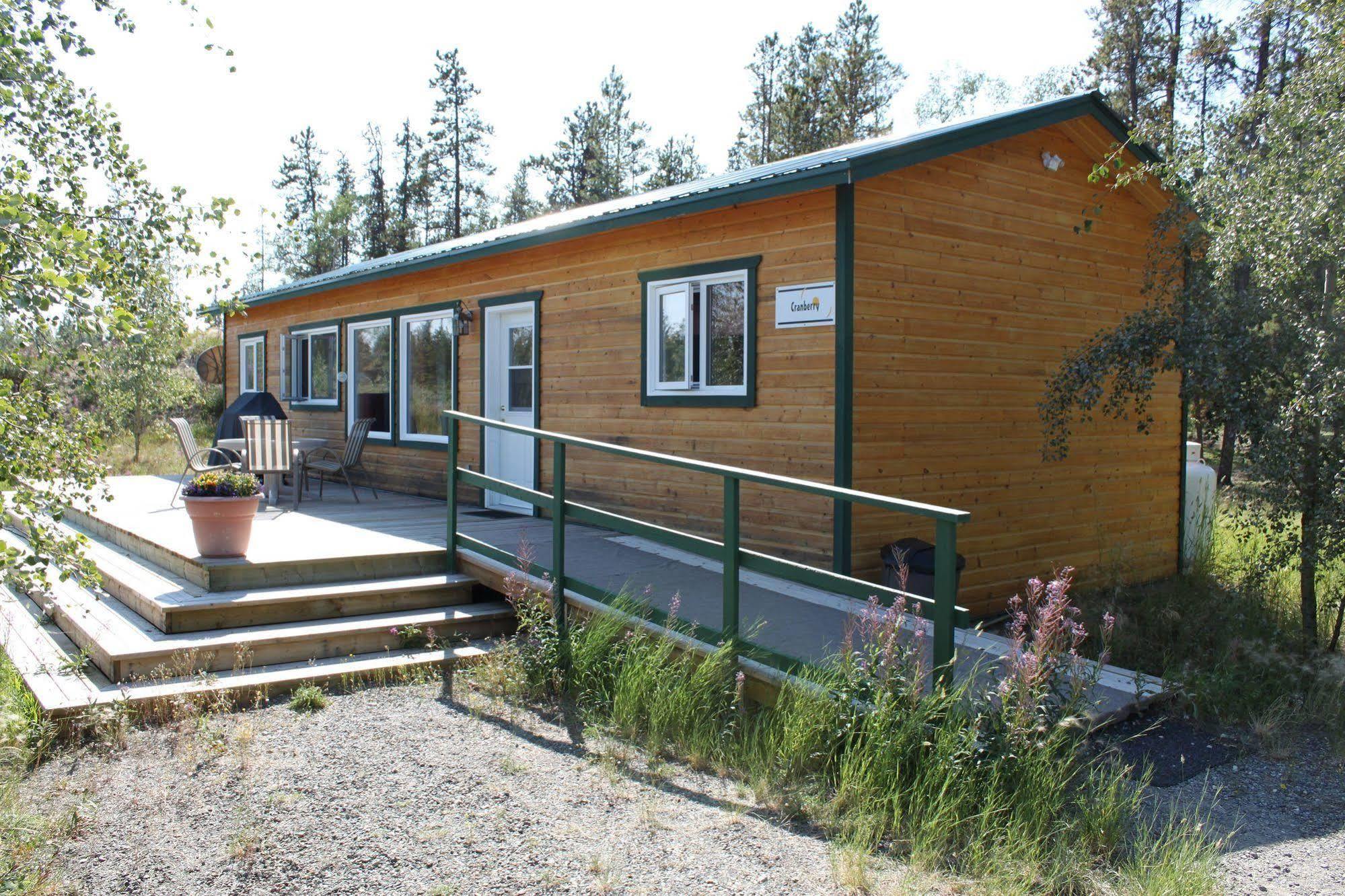 Sundog Retreat Hotel Whitehorse Exterior photo