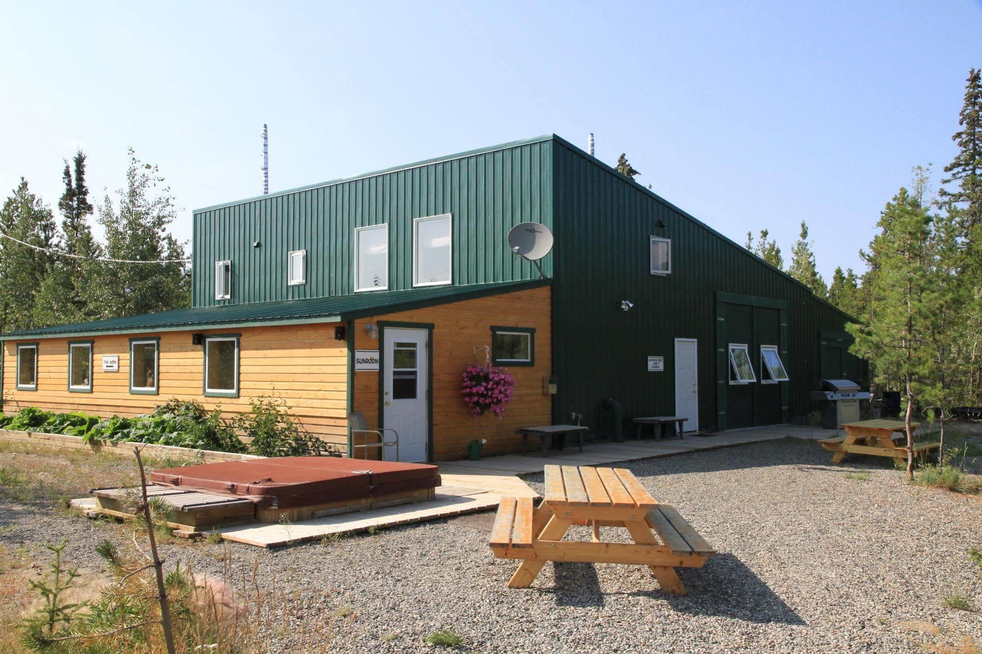 Sundog Retreat Hotel Whitehorse Exterior photo